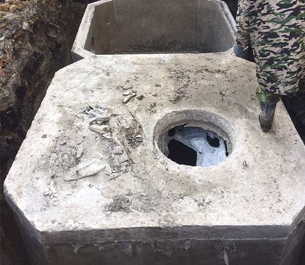 化糞池施工現(xiàn)場(chǎng)